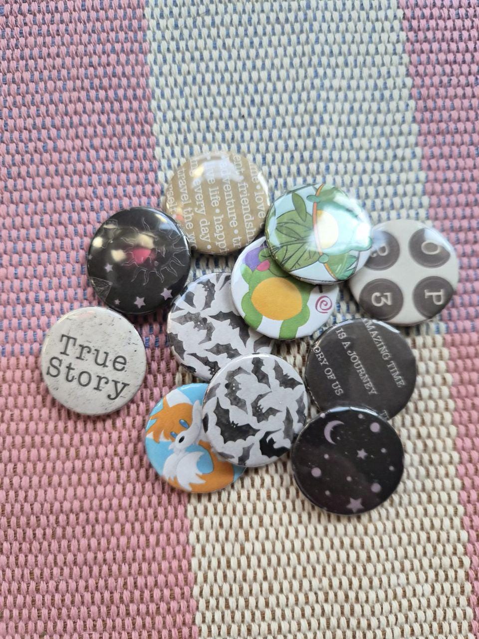 Random Pin (1 inch - 2.25 inch)