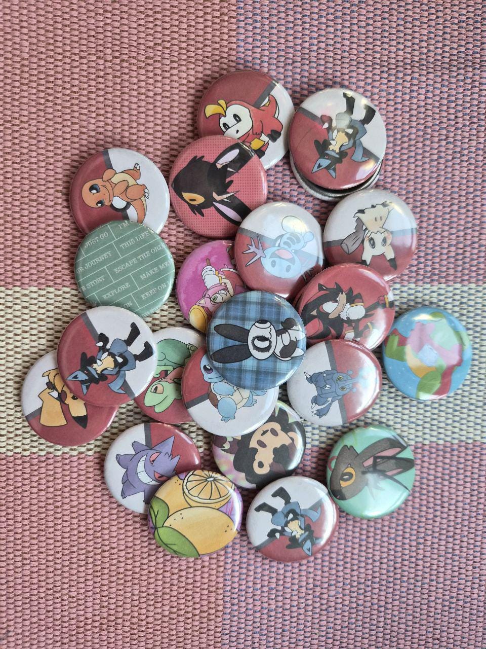 Random Pin (1 inch - 2.25 inch)